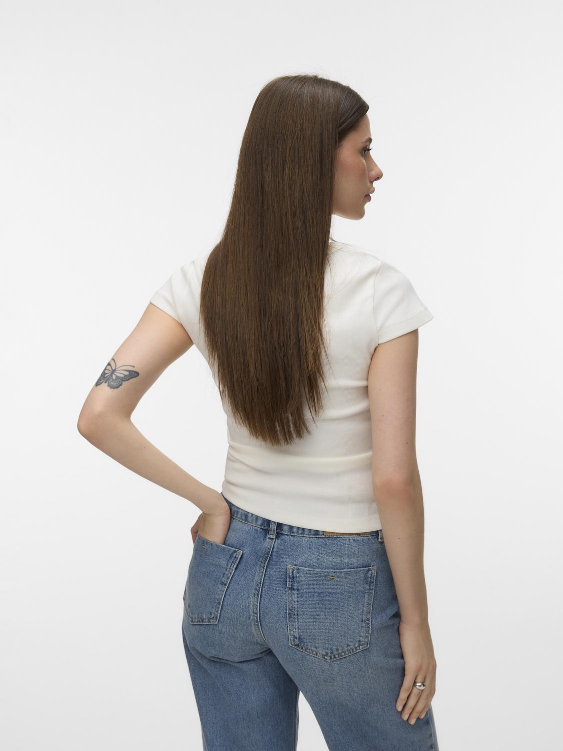 model_shot-back